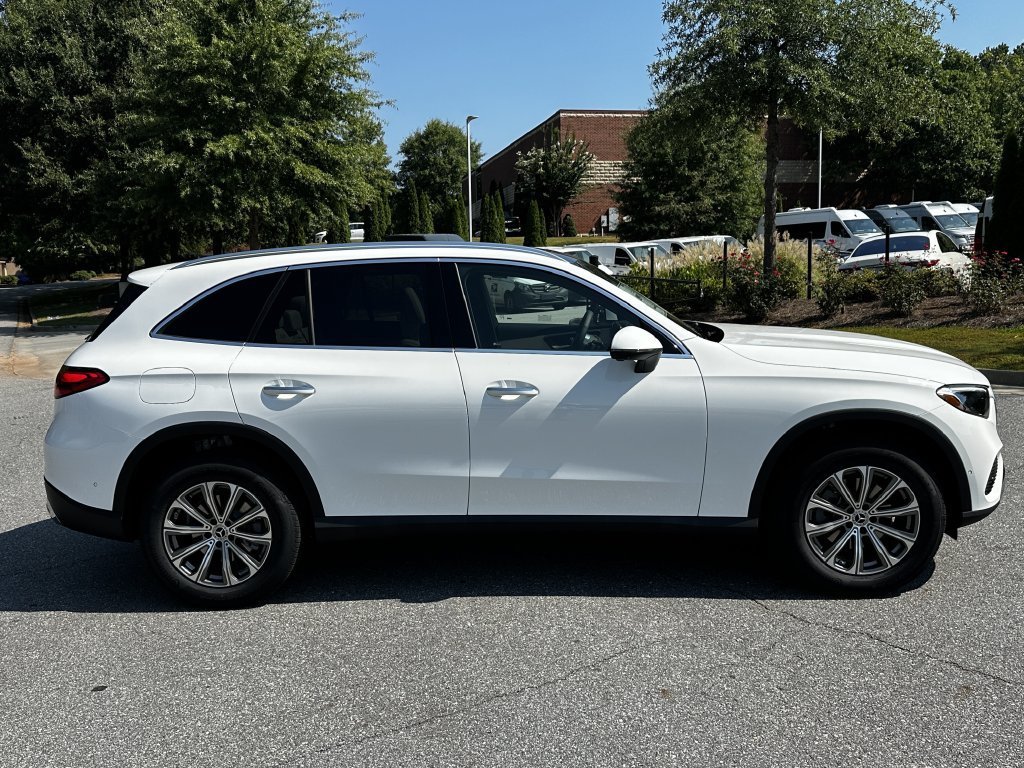 New 2027 Polar White Mercedes-Benz GLC 300 image 46