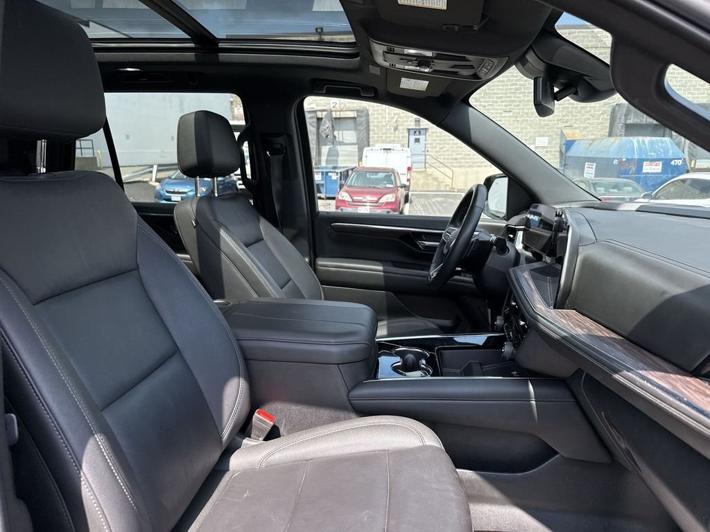 Used 2025 Gray Chevrolet Z71 image 22