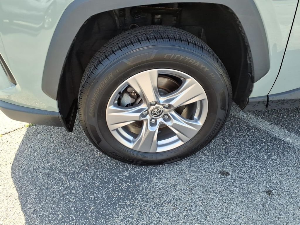 2023 Toyota RAV4 XLE - Photo 9
