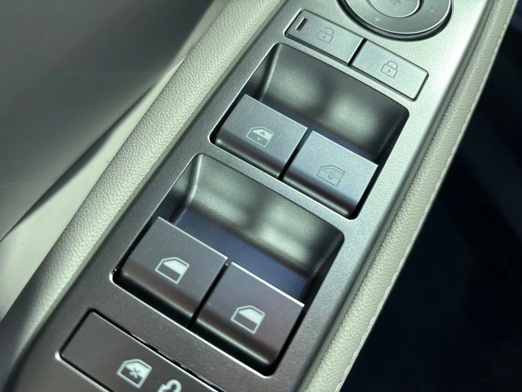 New 2026 Black Hyundai SEL Premium image 13