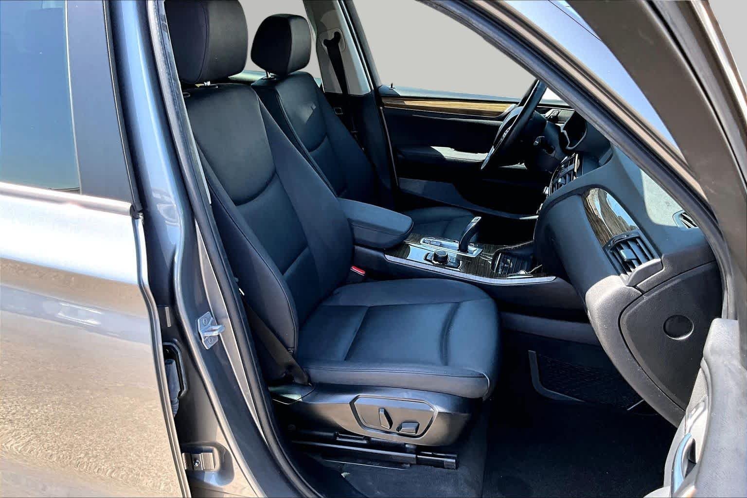 Used 2017 Space Gray Metallic BMW sDrive28i image 7