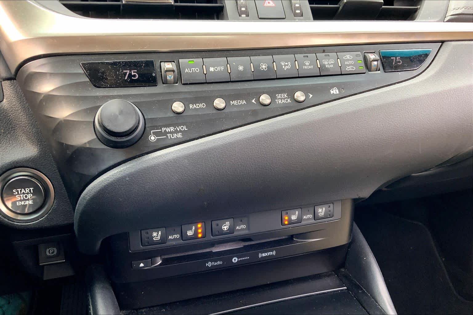 Used 2019 Sunlit Green Lexus  image 31