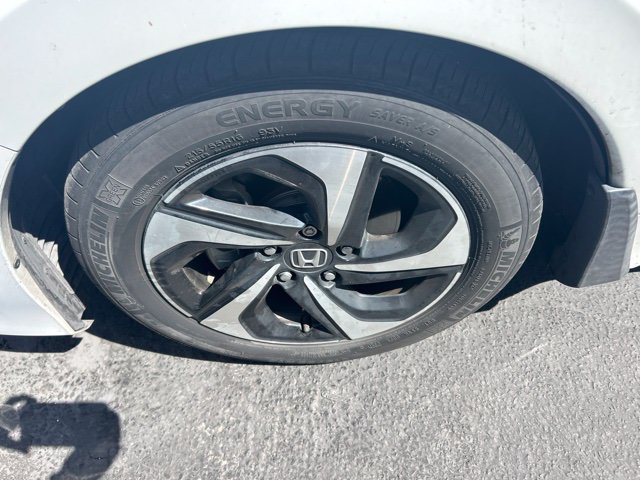 Used 2022 White Honda EX image 3