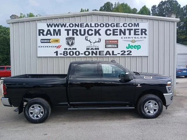 New 2026 Diamond Black Crystal Pearl-Coat Exterior Paint RAM TRADESMAN image 2