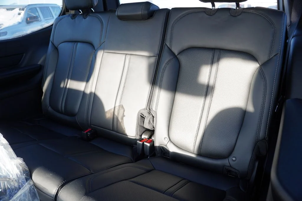 New 2026 Bright White Clear-Coat Exterior Paint Jeep Limited Reserve image 12