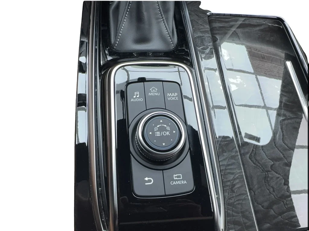 Used 2022 Black INFINITI Sensory image 39