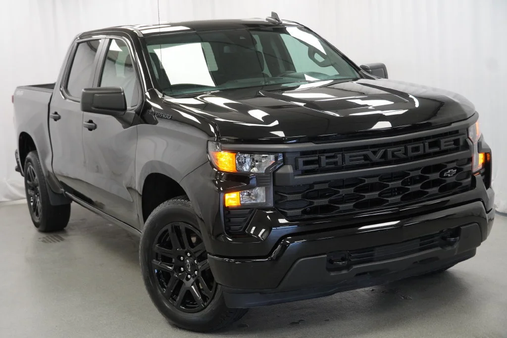 Certified Used 2023 BLACK Chevrolet Custom image 12