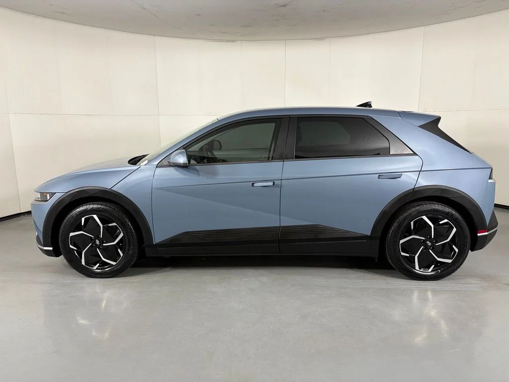 Used 2024 Blue Hyundai SEL image 5
