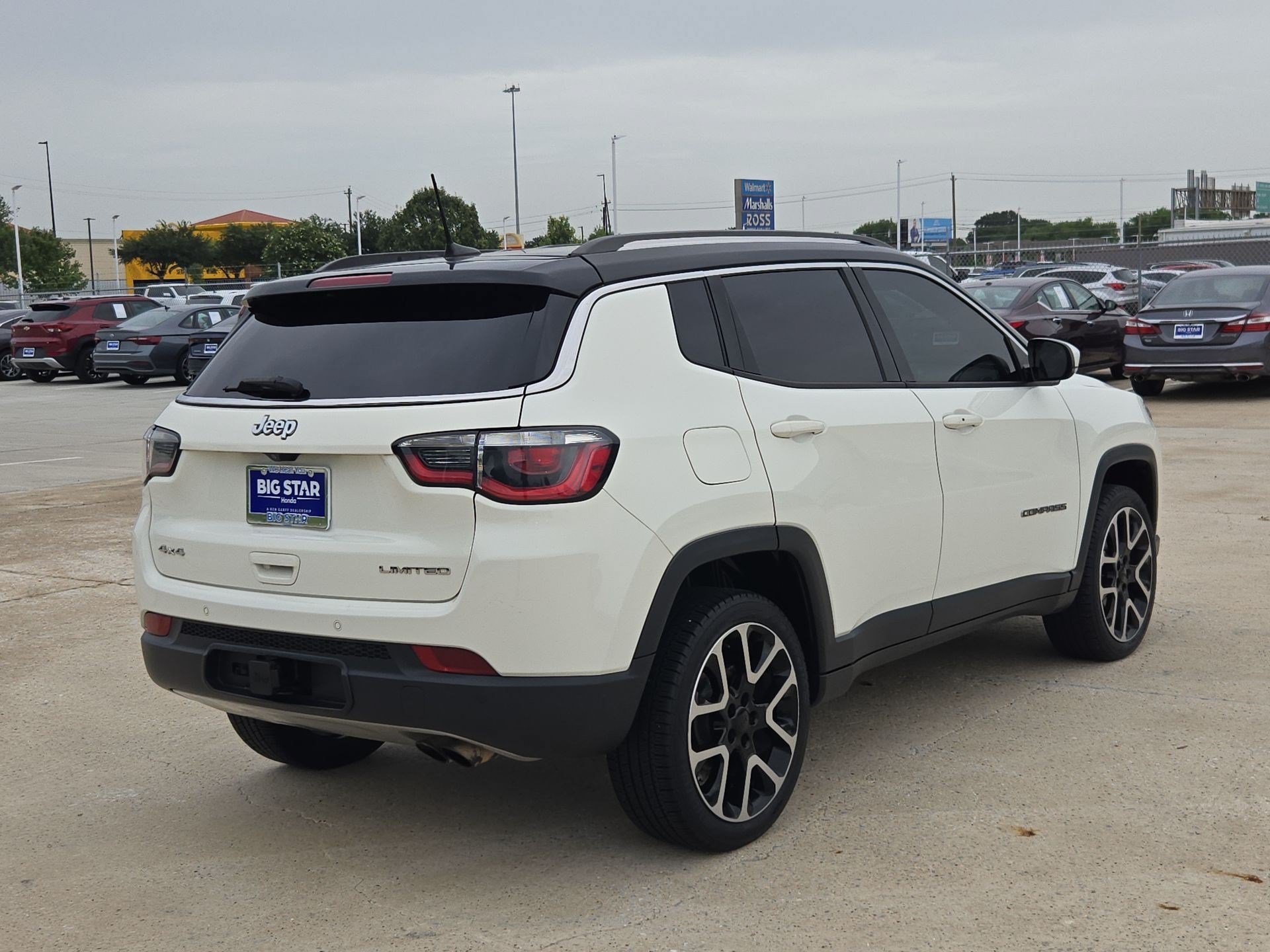 Used 2019 White Clearcoat Jeep Limited image 3
