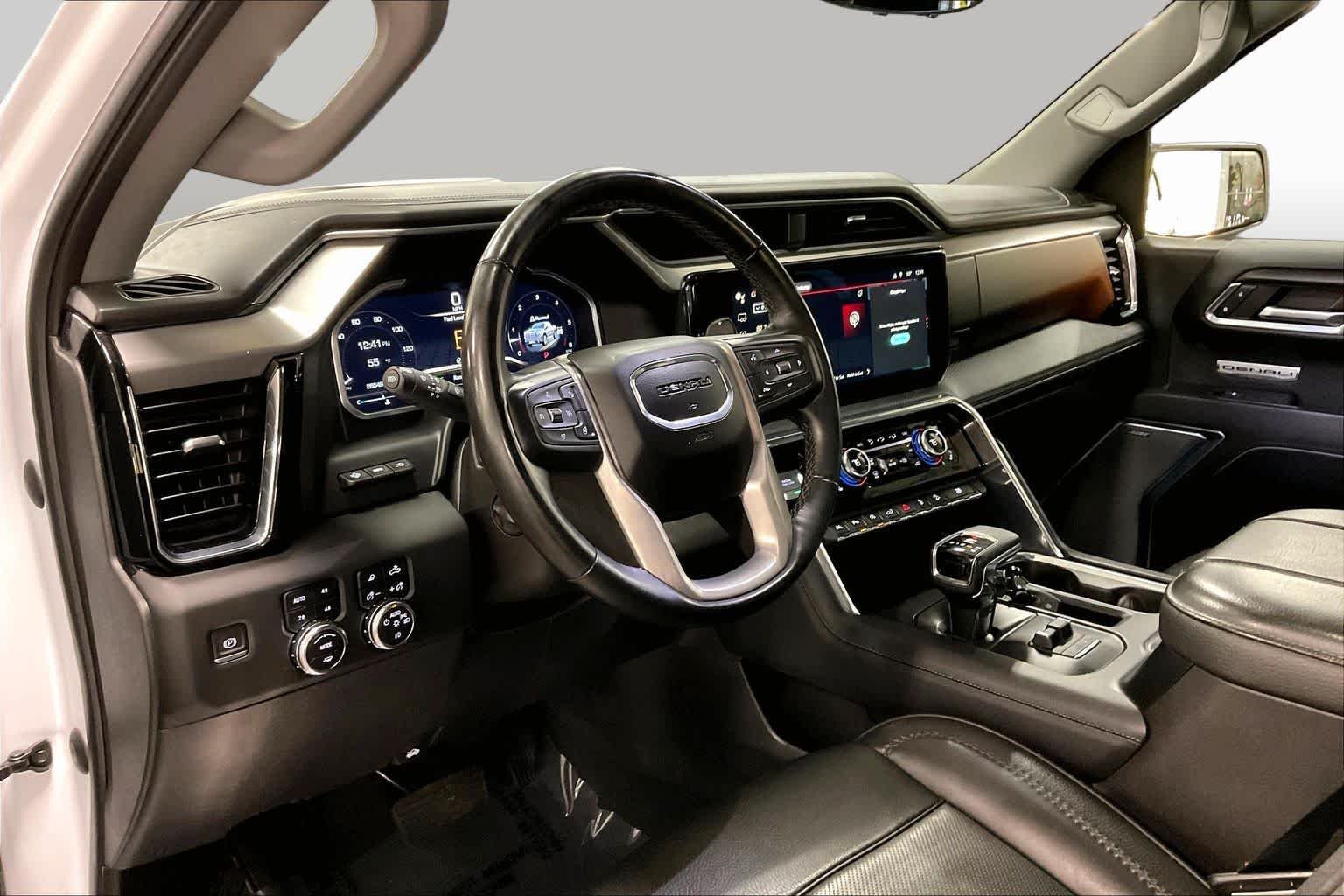 Used 2024 White Frost Tricoat GMC Denali image 18