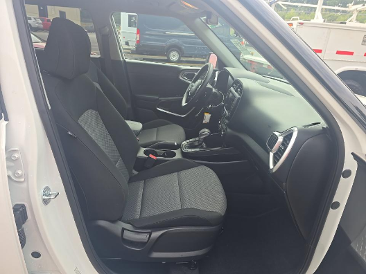 Used 2025 White Kia LX image 4