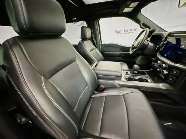 Used 2025 White Metallic Ford Lariat image 30