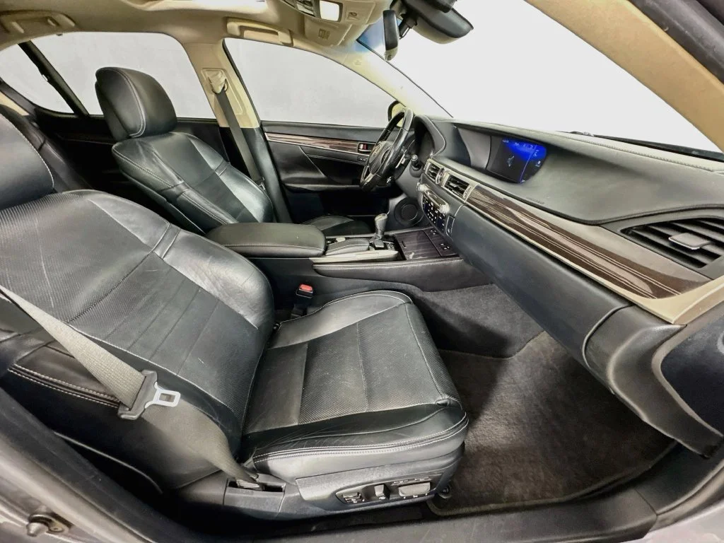 Used 2016 Gray Pearl Lexus 350 image 36