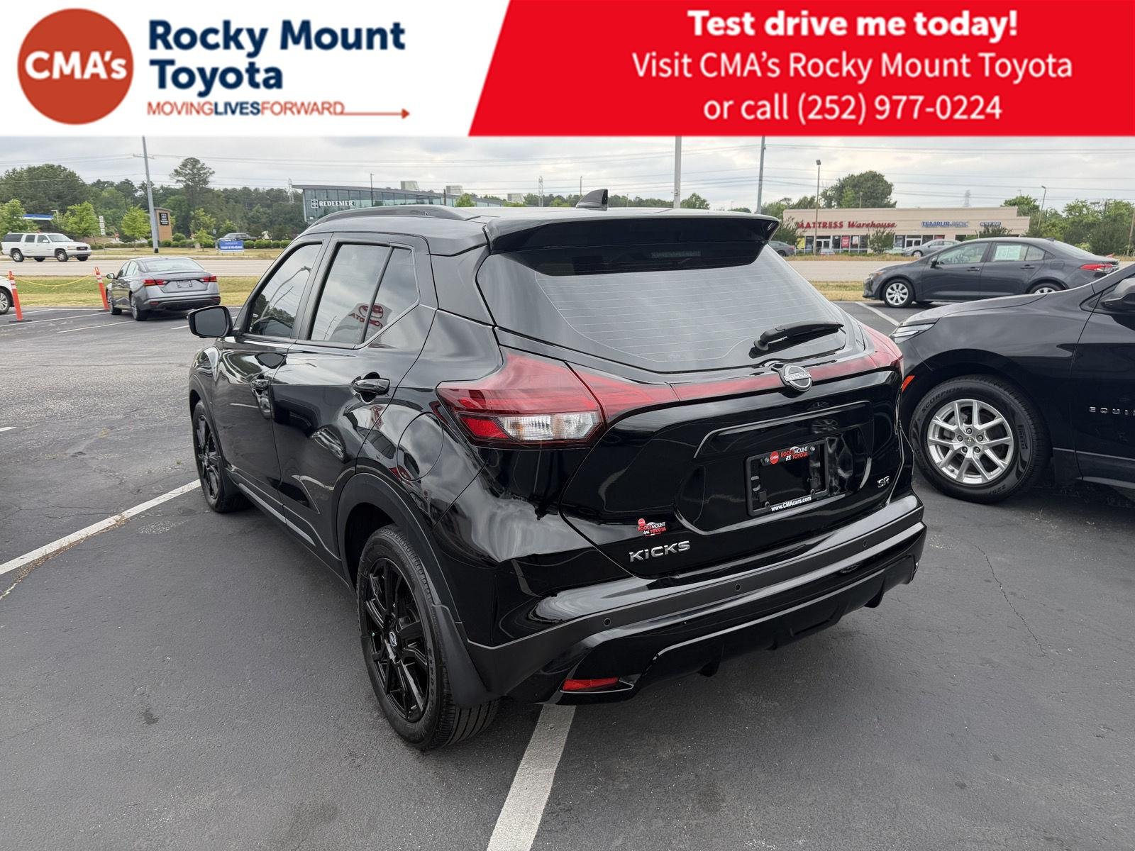 Used 2024 Super Black Nissan SR image 5