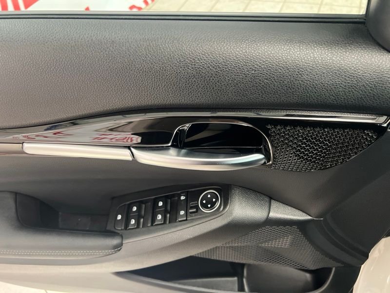 Used 2025 White Kia S image 20