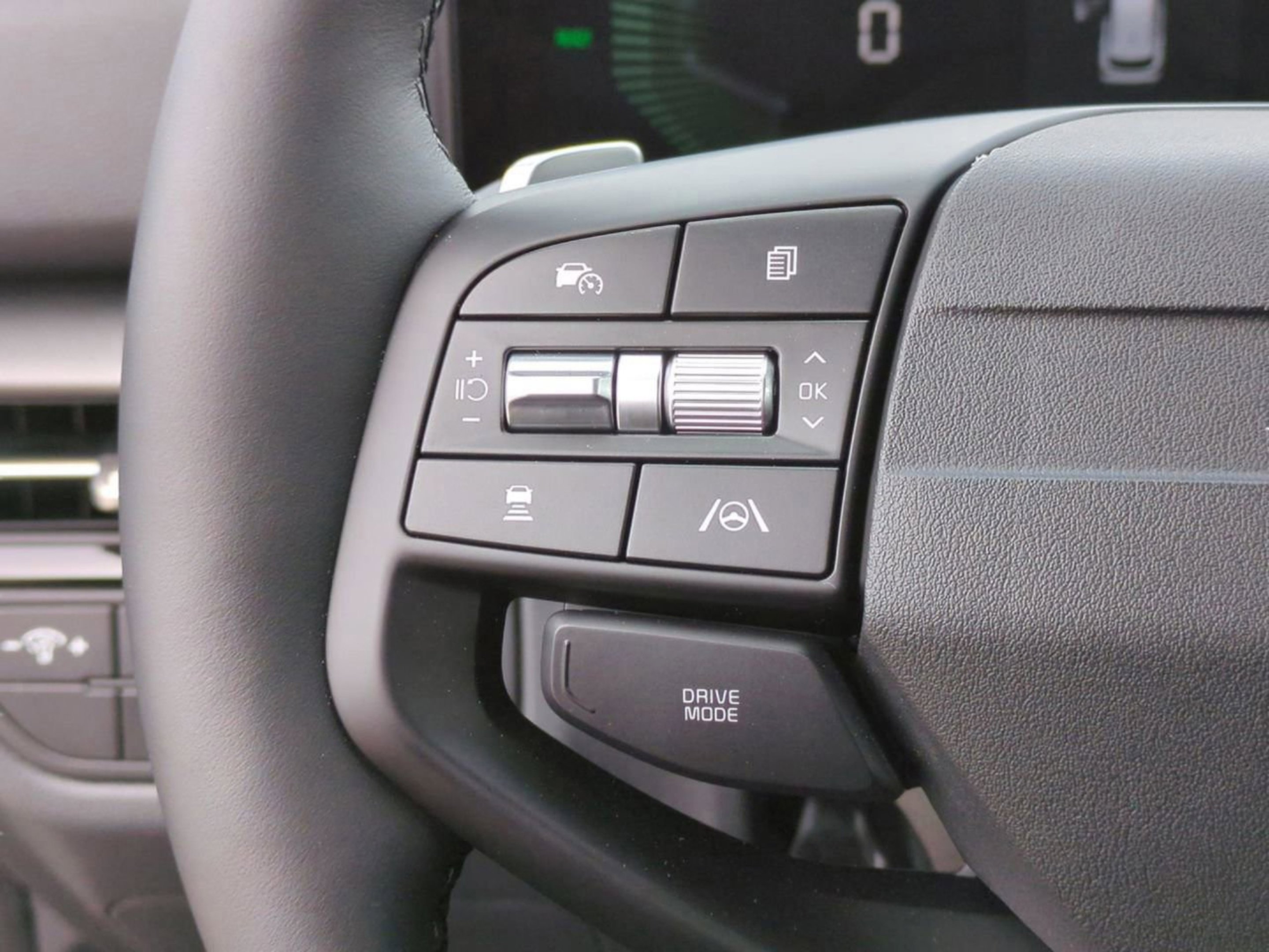 New 2026 Snow White Pearl Kia S image 27