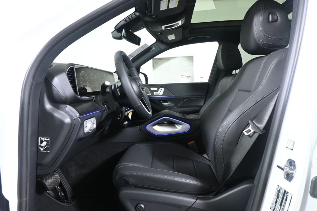 New 2026 MANUFAKTUR Moonlight White Magno Mercedes-Benz GLE 450 image 3