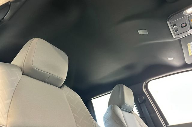 Used 2025  Toyota SR5 image 18