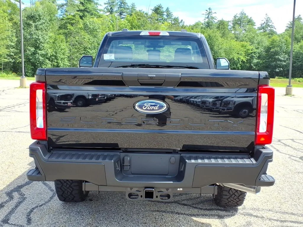 New 2026 Agate Black Metallic Ford XL image 5