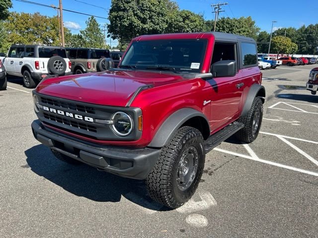 Used 2025 Red Ford Base image 3