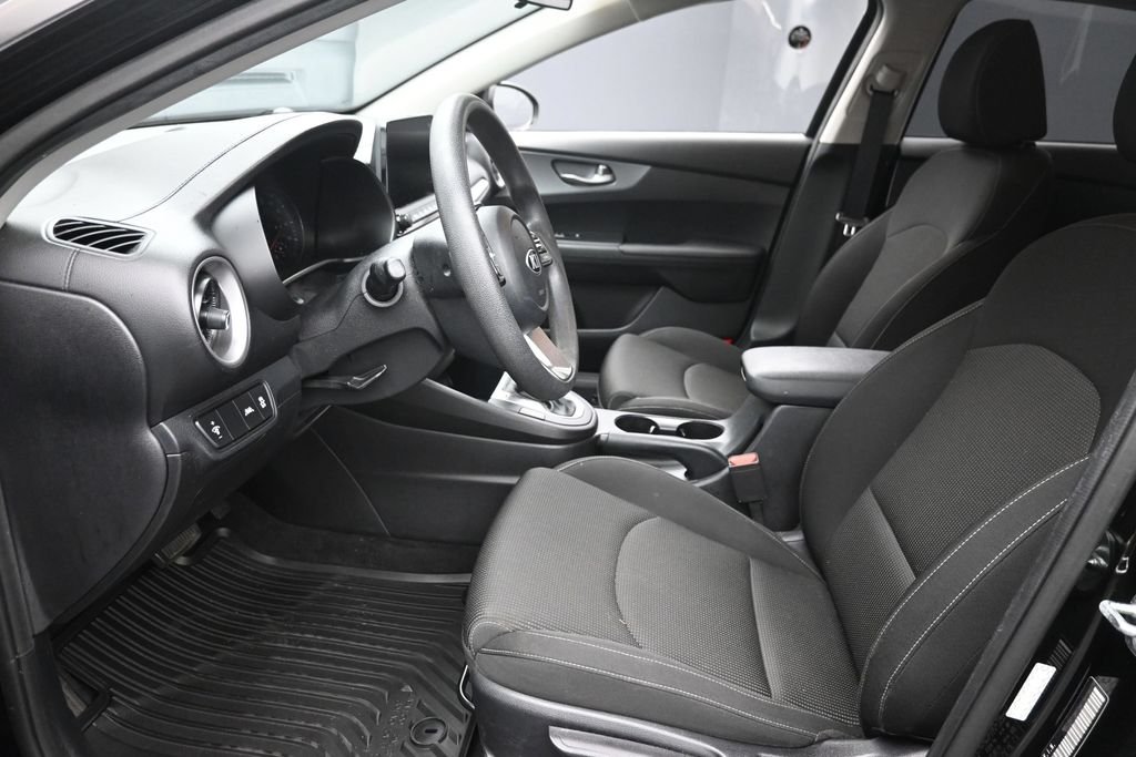 Used 2021 Black Kia FE image 15