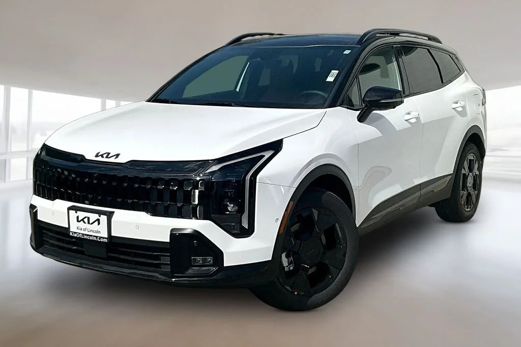 New 2027 Glacial White Pearl / Black Ro Kia X-Line image 1