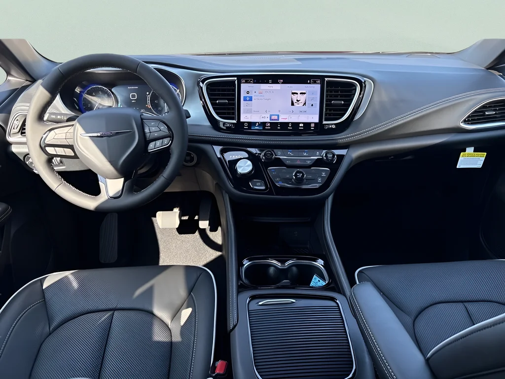 2026 Chrysler Pacifica Limited - Photo 11