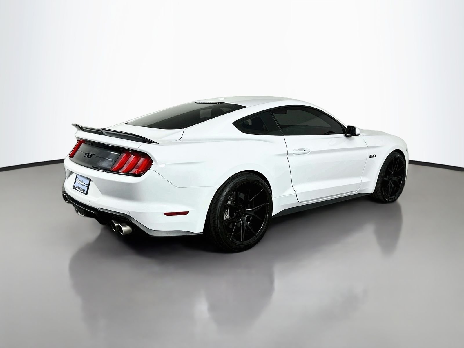 Used 2019 Oxford White Ford GT image 8