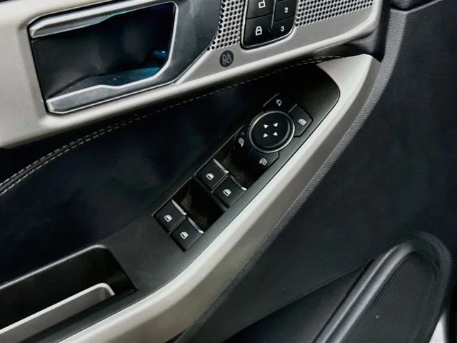 Used 2022 Gray Metallic Ford Limited image 18