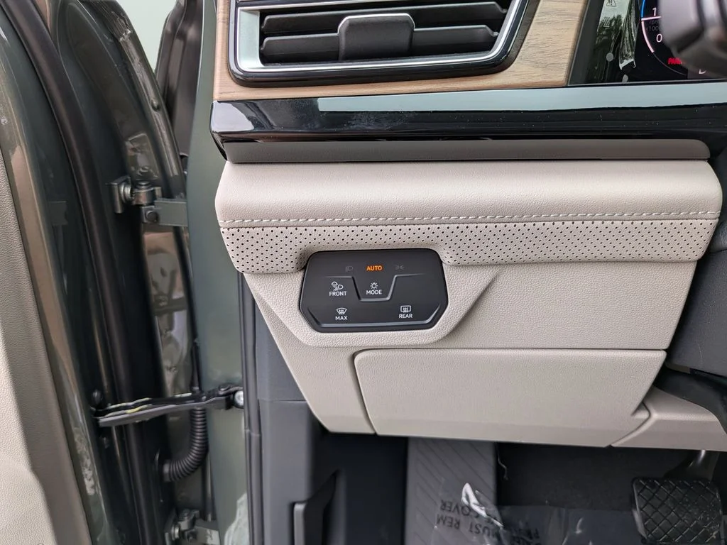 New 2026 Green Volkswagen 2.0T SE w/Technology image 24