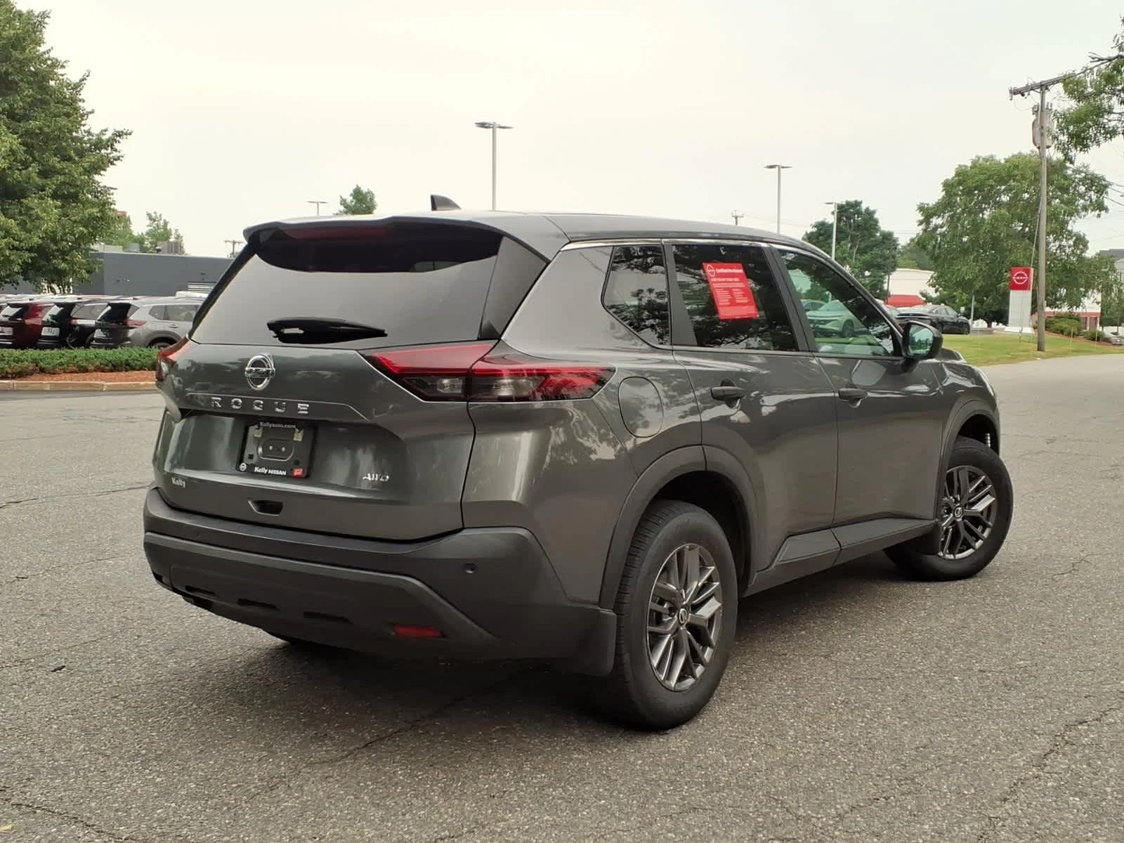 Certified Used 2021 Gun Metallic Nissan S image 5