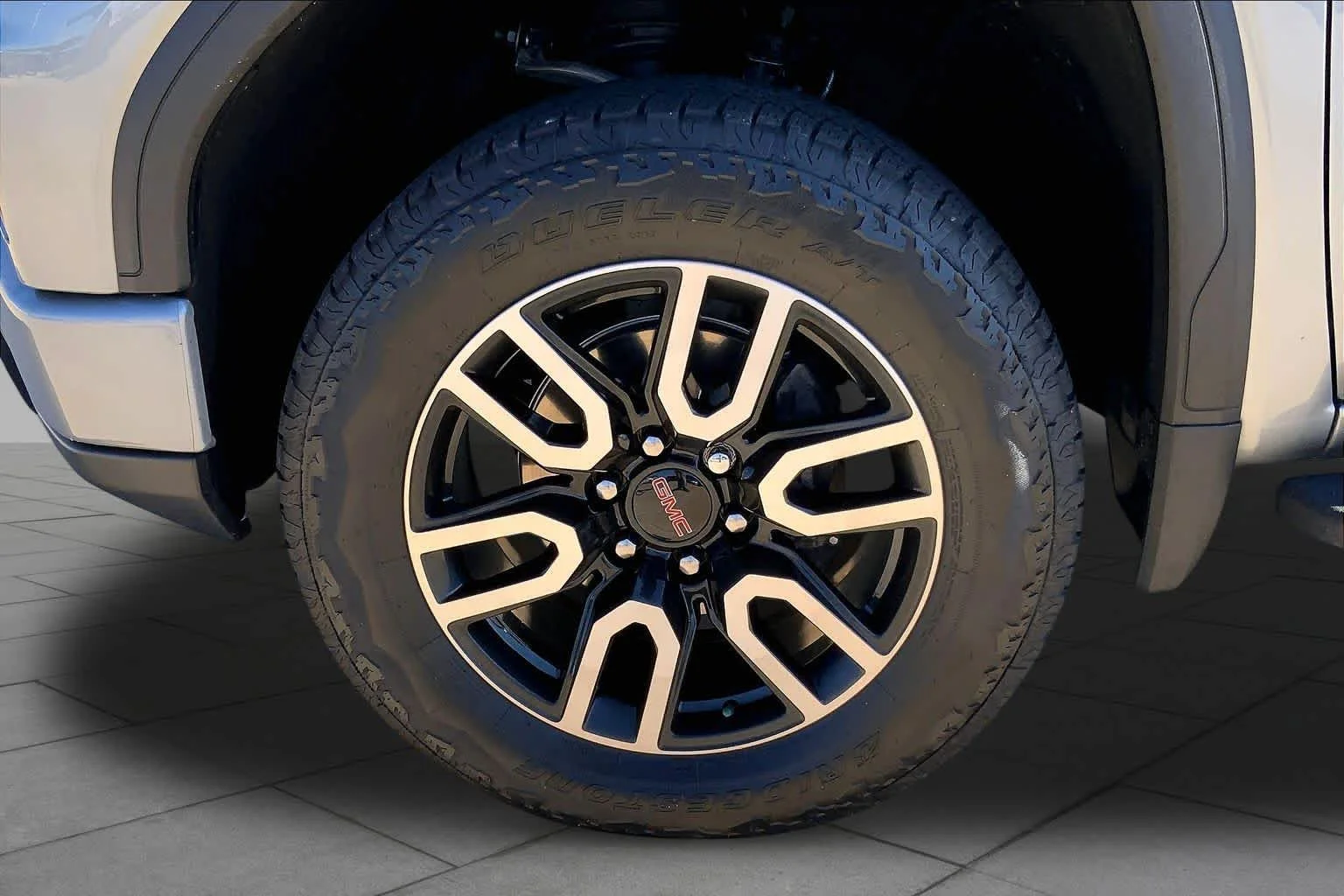 Used 2025 Sterling Metallic GMC AT4 image 11