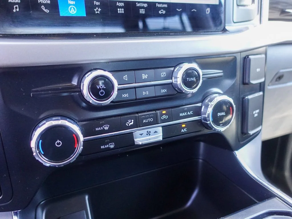 Used 2024 Agate Black Metallic Ford XLT image 22