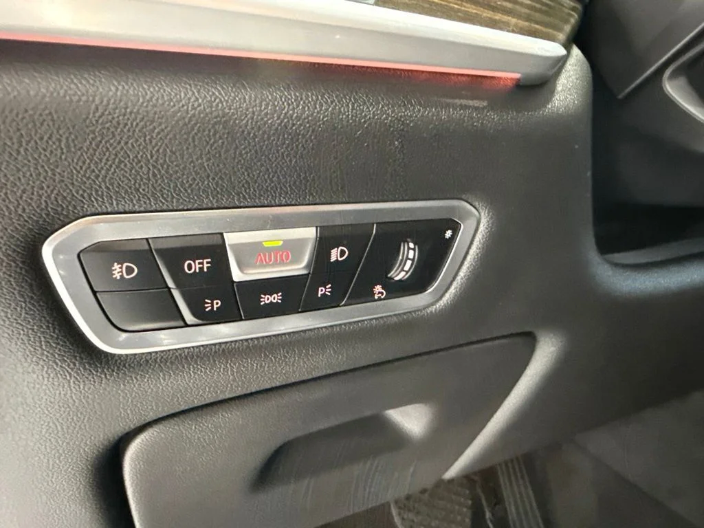 Used 2020 Gray BMW xDrive40i image 19