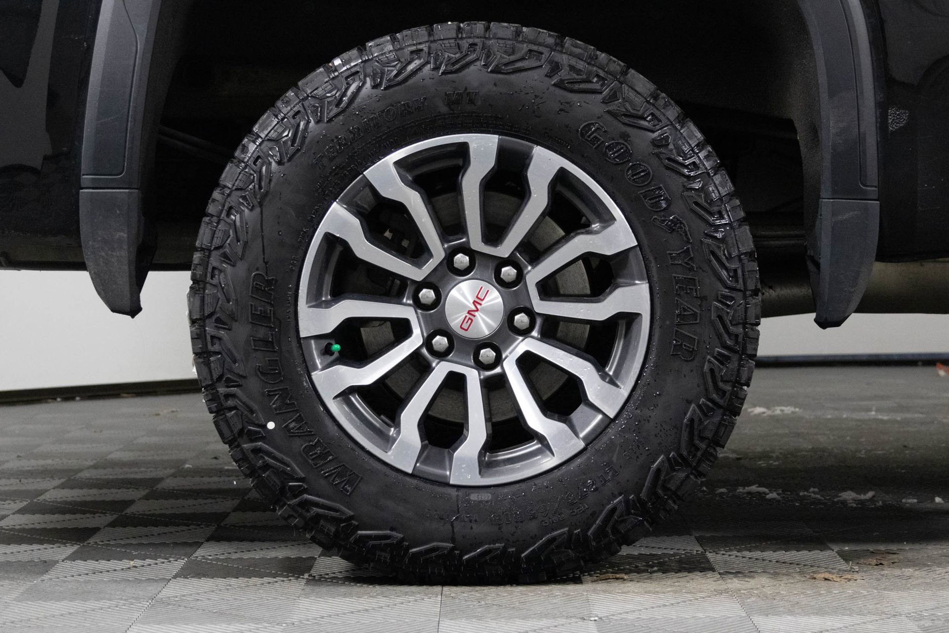 2021 GMC SIERRA - Image 25