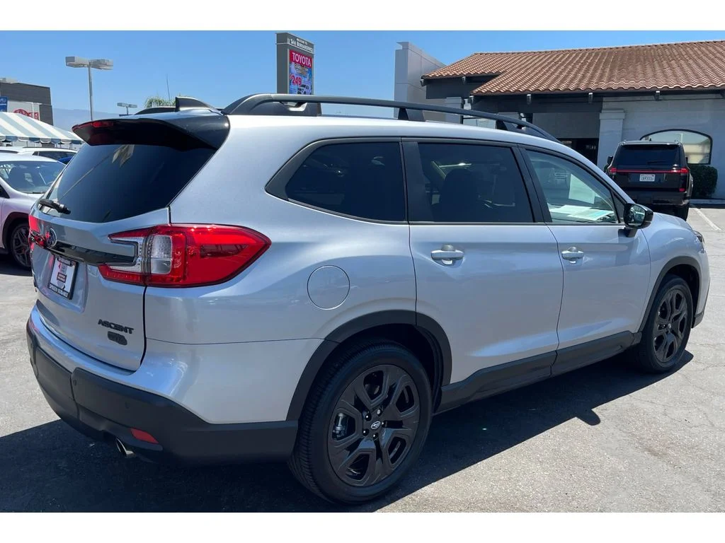 Certified Used 2025 Ice Silver Metallic Subaru Onyx Edition Touring image 5