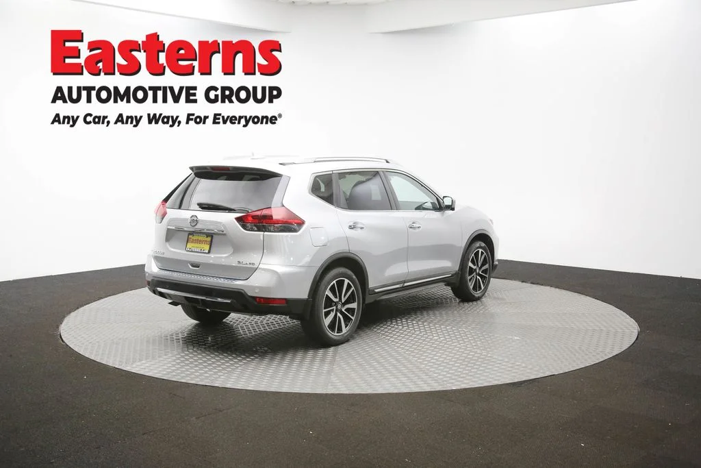 Used 2020 Silver Nissan SL image 38