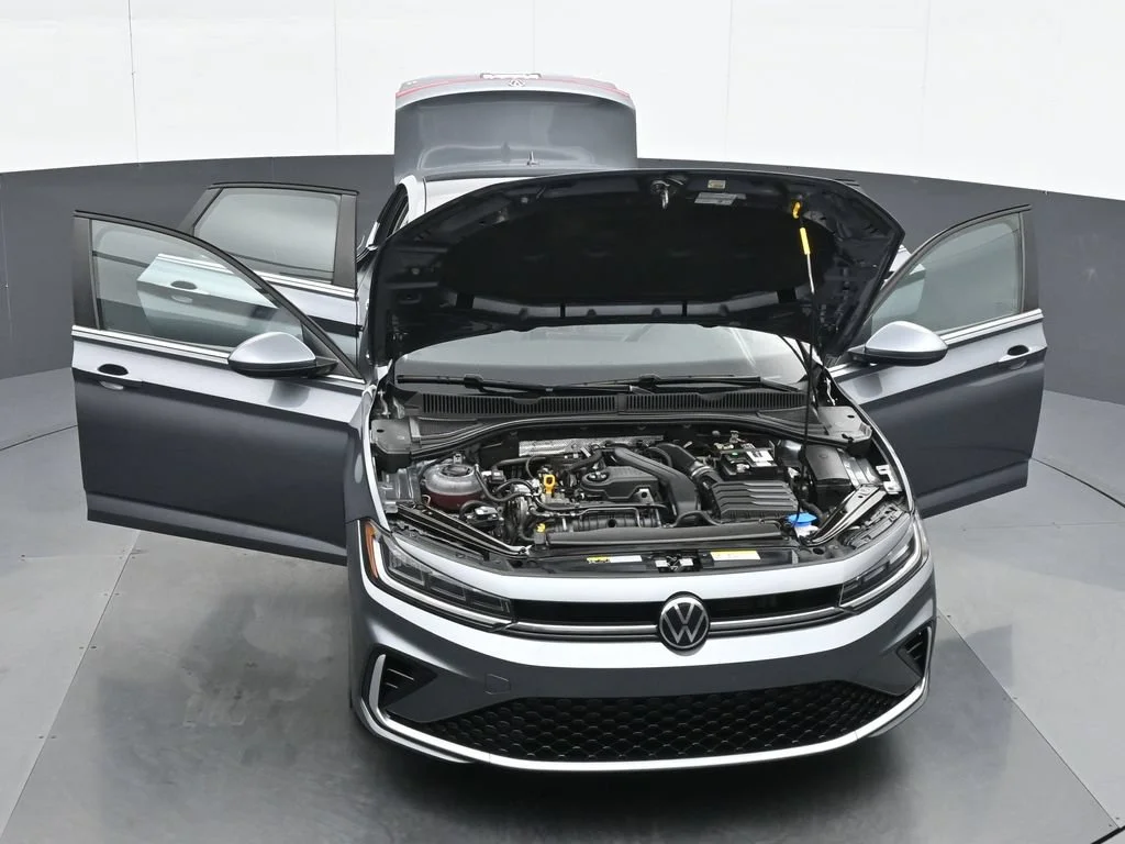 Used 2025 Gray Volkswagen 1.5T SE image 35