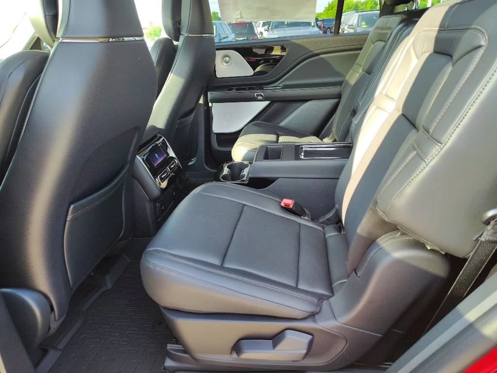 New 2026 Red Carpet Metallic Tinted Clearcoat Lincoln Reserve® image 13