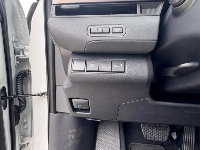 New 2026 Wind Chill Pearl <sup>1</sup> Toyota  XSE image 16