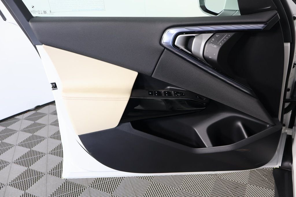 Used 2026 White Metallic BMW 30 xDrive image 7
