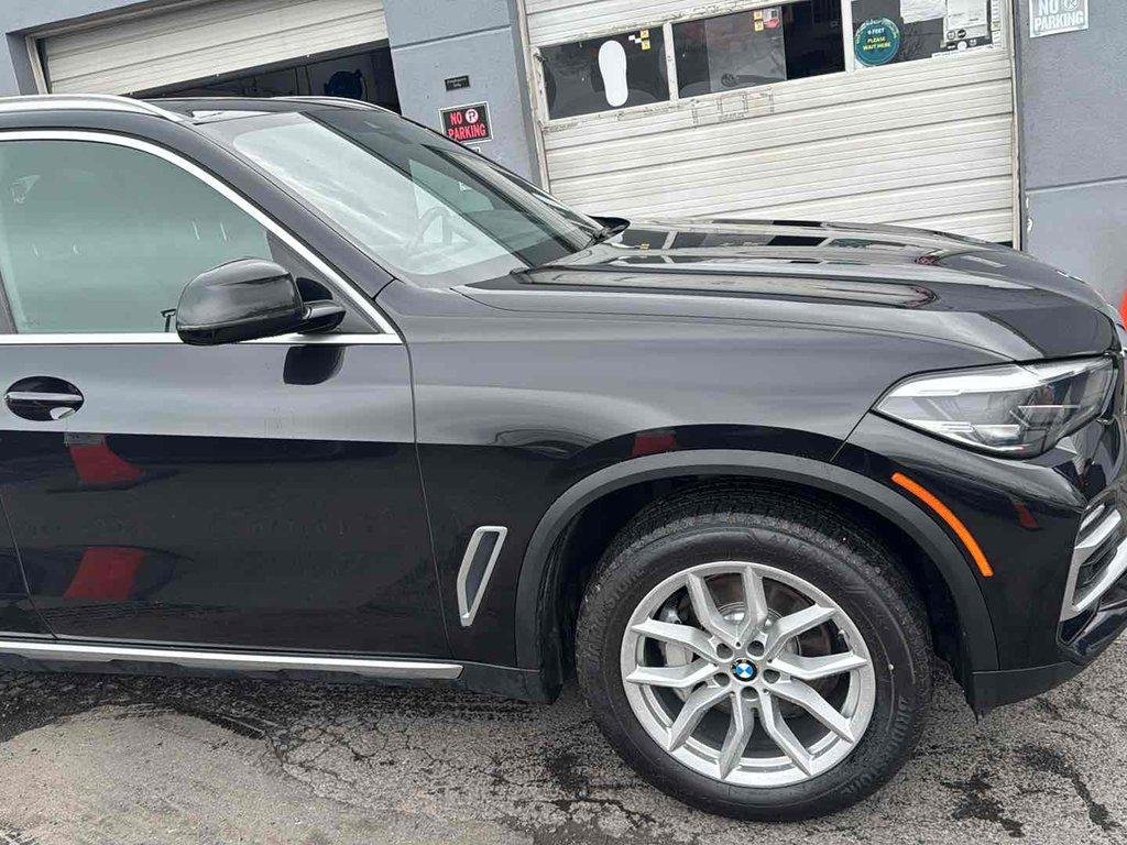 Used 2019 Black Sapphire Metallic BMW xDrive40i image 9