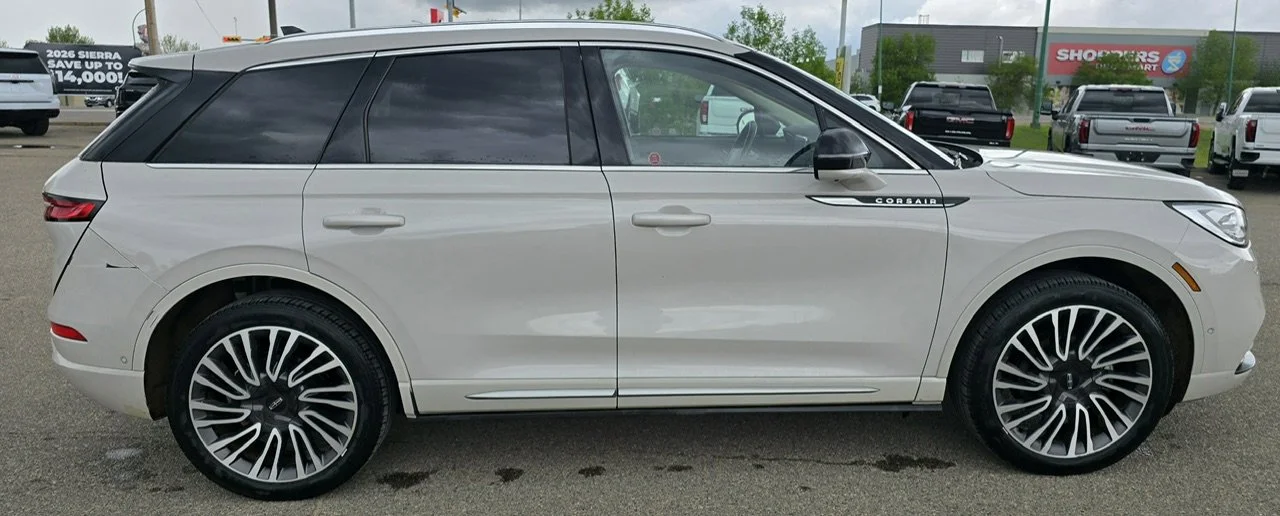 Used 2021 White Lincoln Reserve AWD image 6