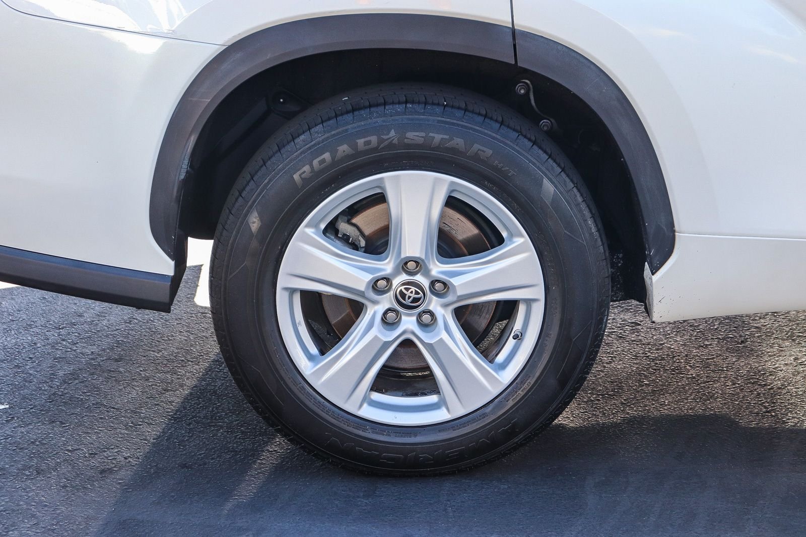 Certified Used 2021 Blizzard Pearl Toyota L image 9
