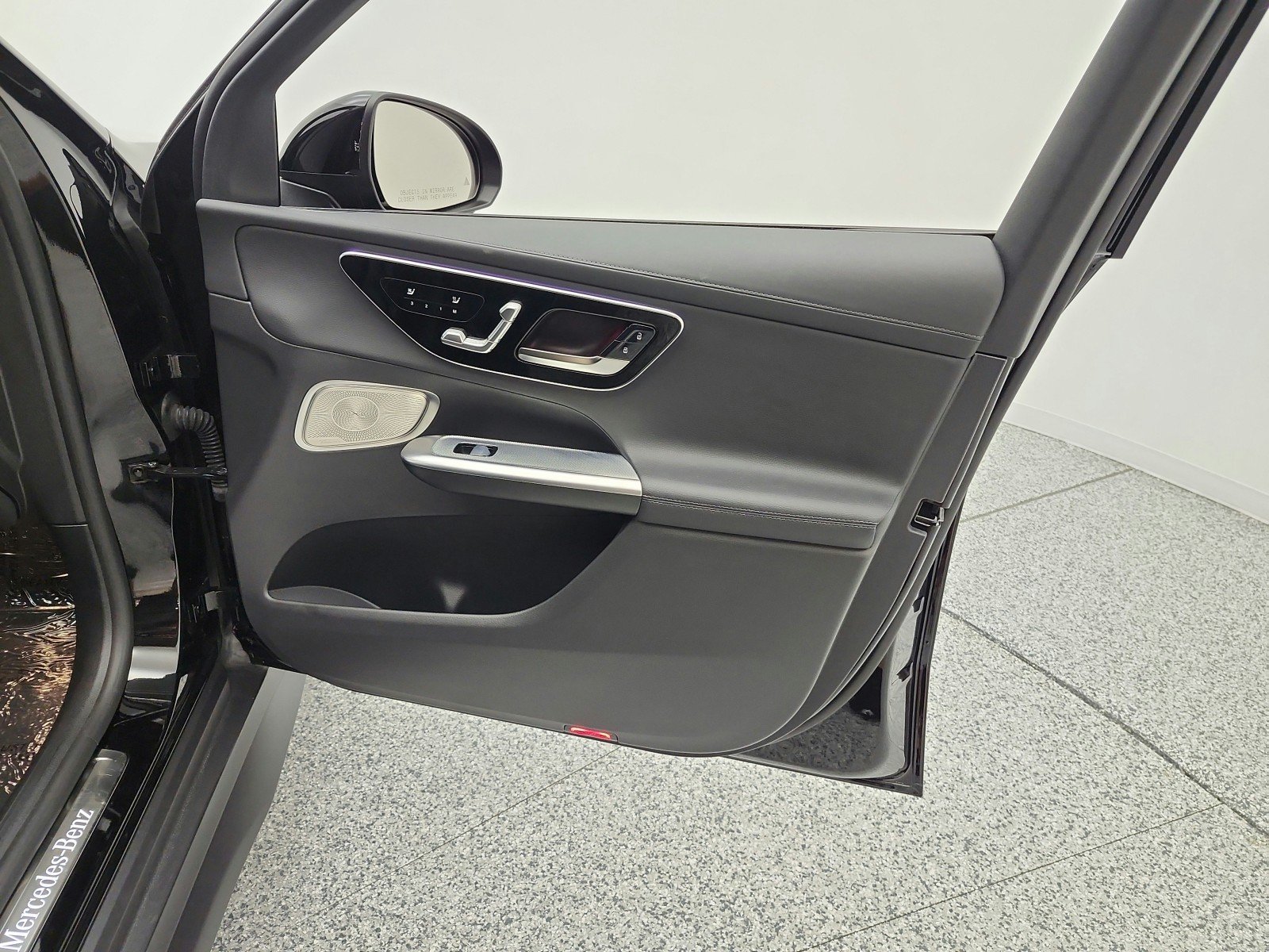Used 2023 Black Mercedes-Benz GLC 300 SUV image 21