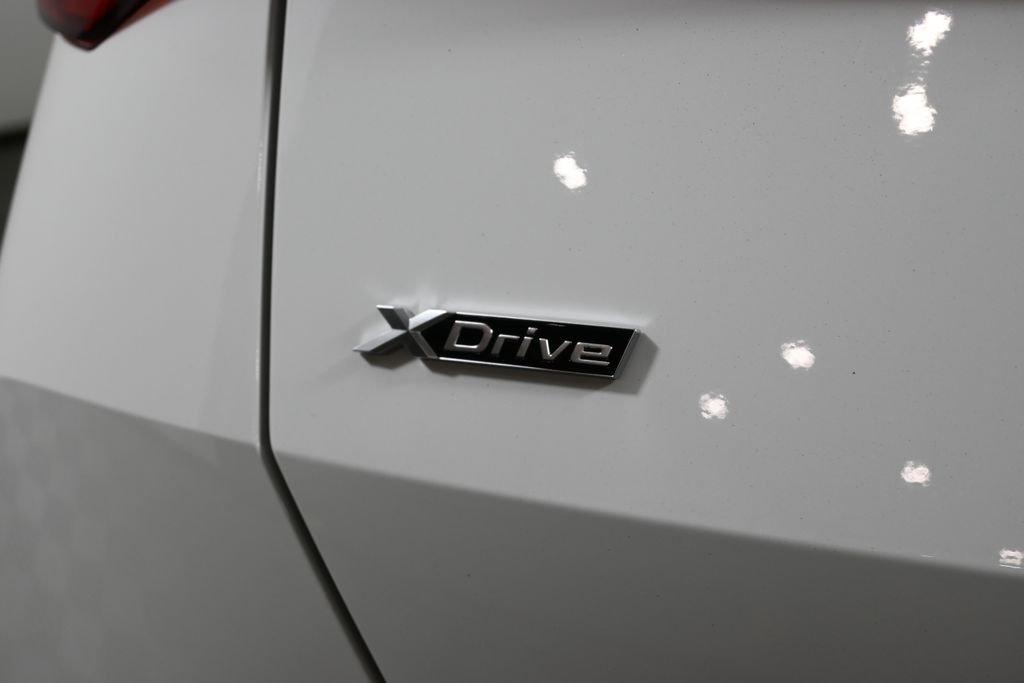 Used 2026 Alpine White BMW 30 xDrive image 40
