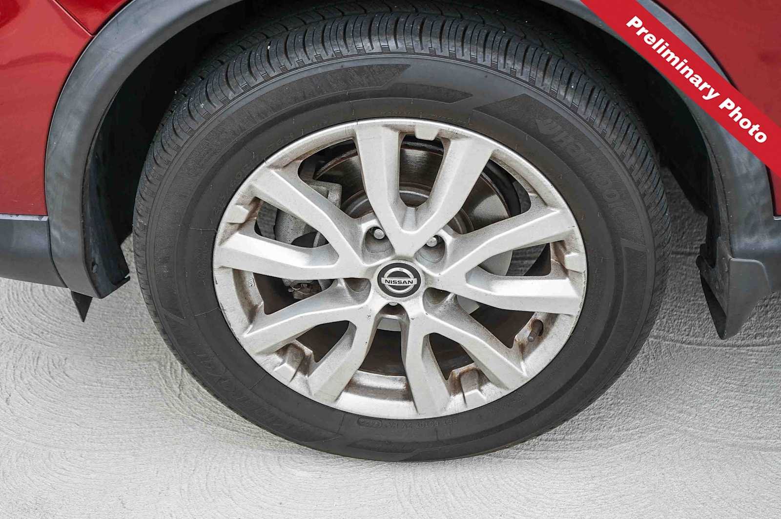 Used 2020 Scarlet Ember Tintcoat Nissan SV image 11