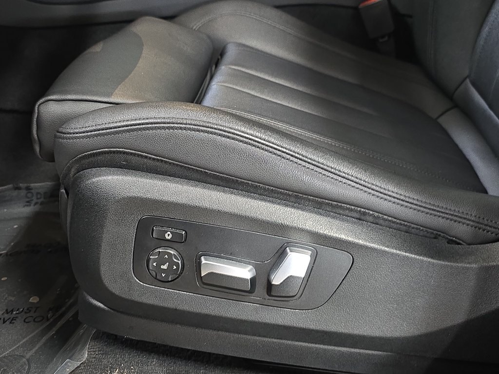 Certified Used 2020 Jet Black BMW xDrive40i image 25