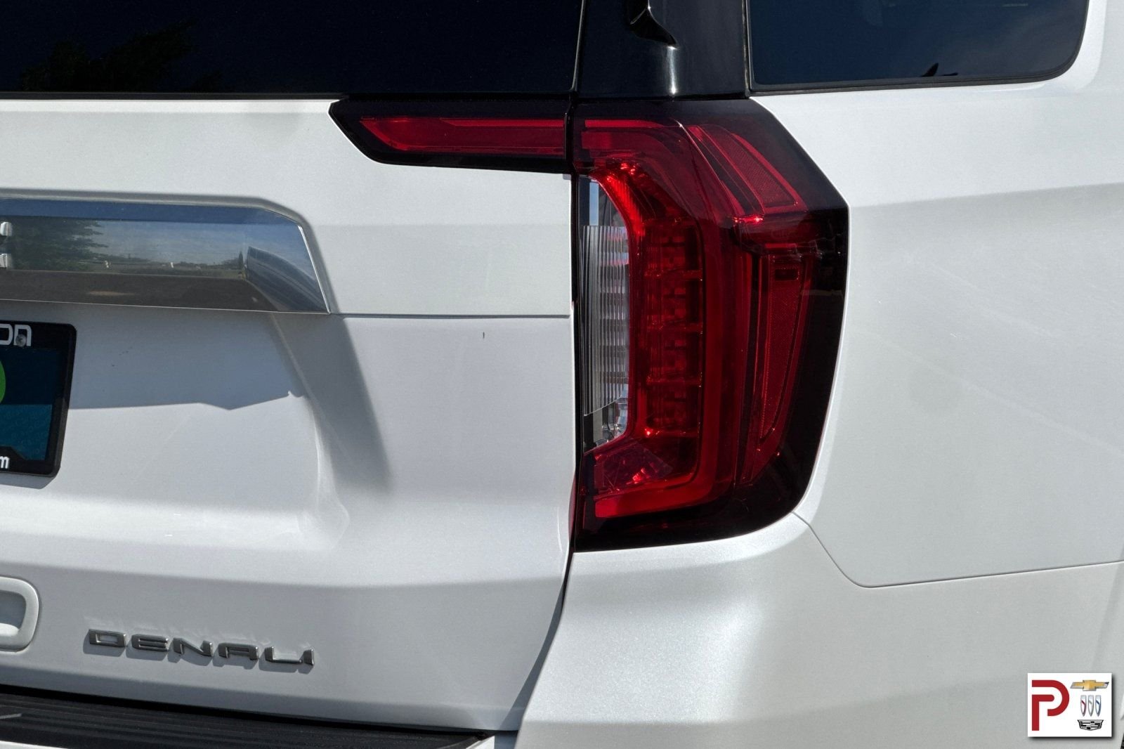 Used 2023 White GMC Denali image 35