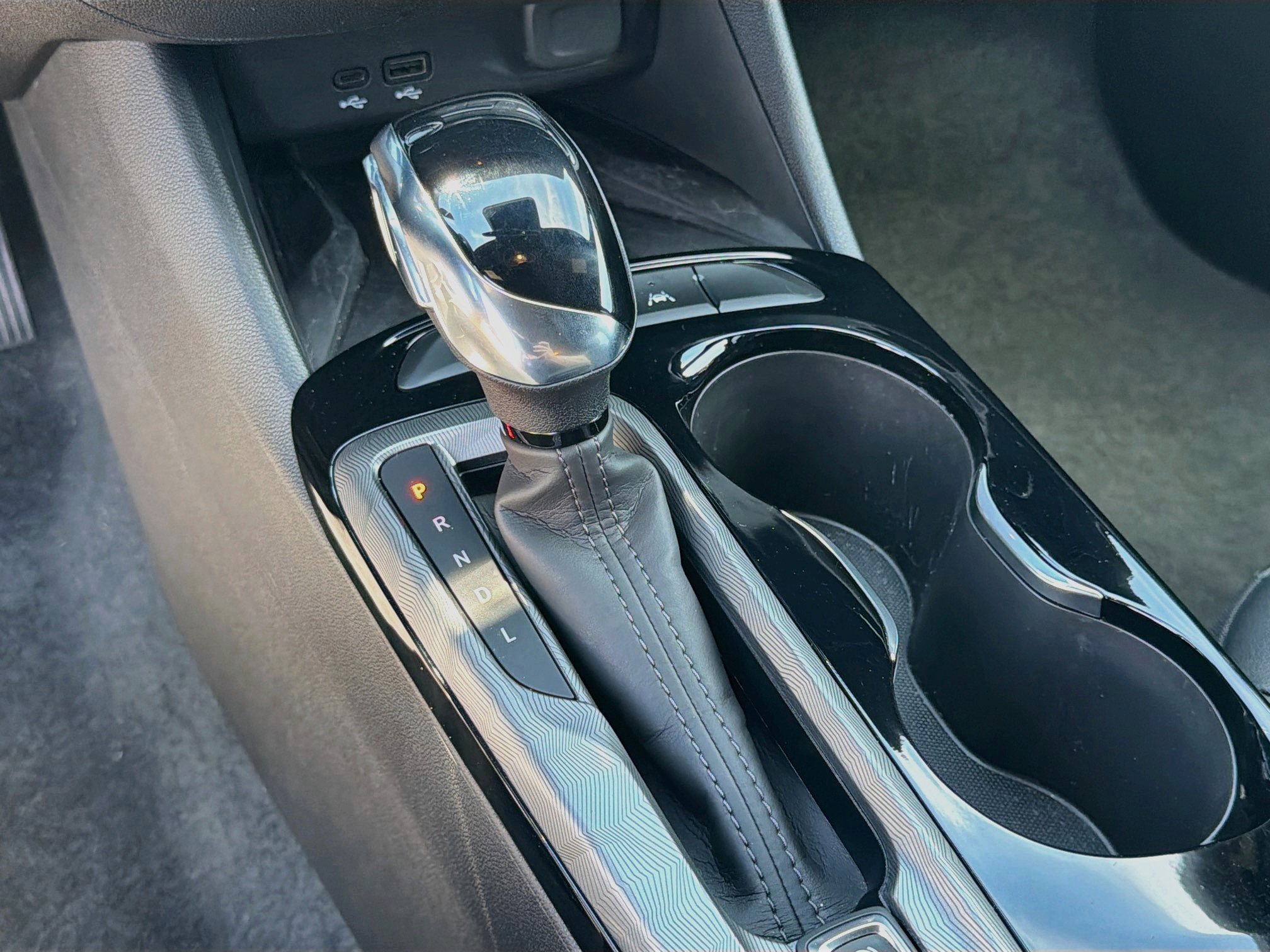Used 2025 Summit White Buick Sport Touring image 26